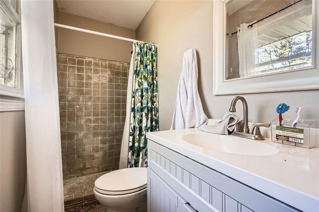 2376 Falls River Drive, Lithia Springs, Georgia image 21