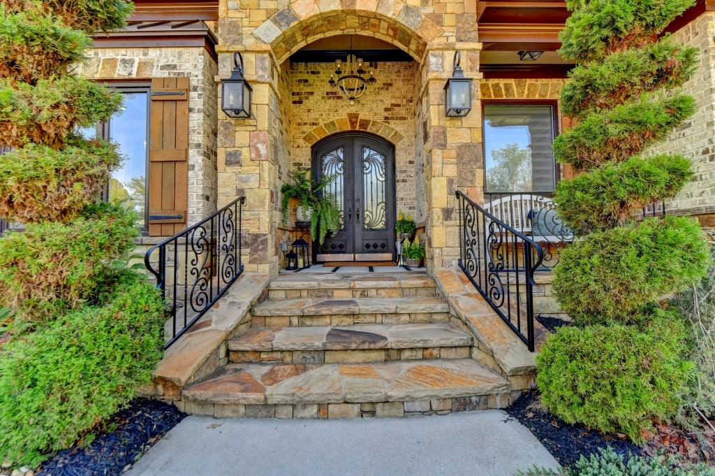1021 Laurel Cove