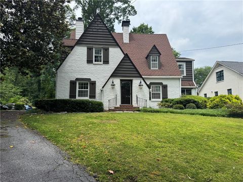 Photo of 3648 Kingsboro Road NE, Atlanta, GA 30319 (MLS # 7776350)