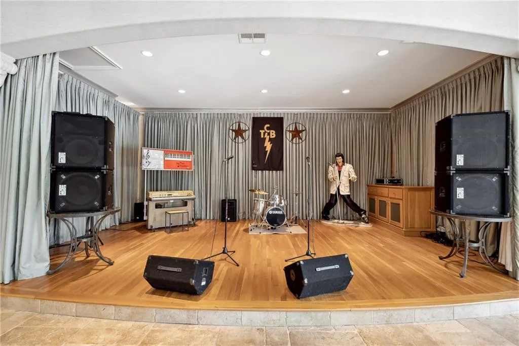 Ball Ground, Georgia 30107, United States, 8 Bedrooms Bedrooms, ,12 BathroomsBathrooms,Residential,Active,39876