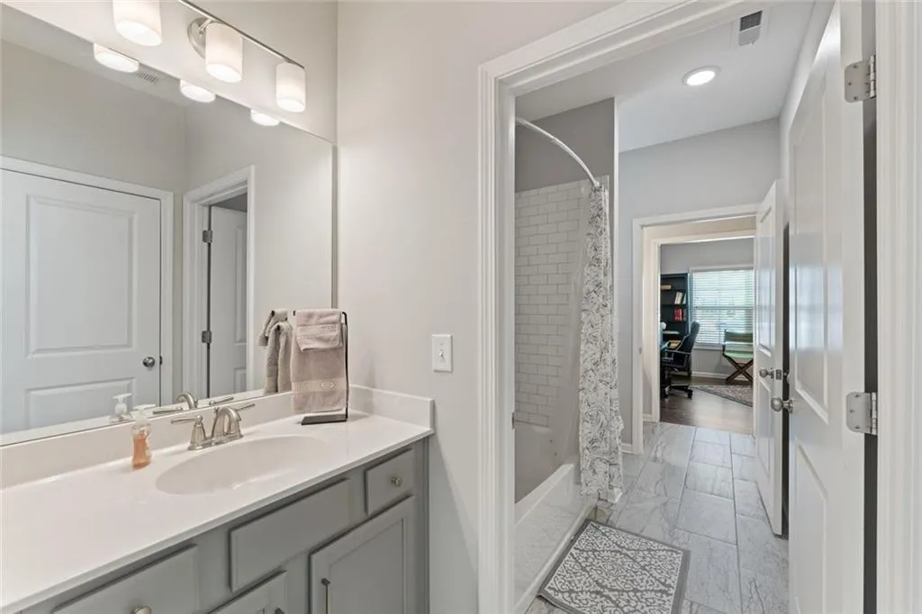 Marietta, Georgia 30060, United States, 4 Bedrooms Bedrooms, ,4 BathroomsBathrooms,Residential,Active,125707