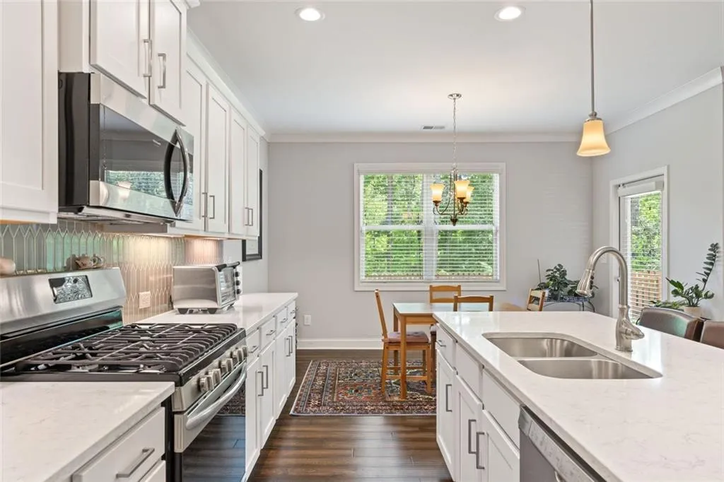 Marietta, Georgia 30060, United States, 4 Bedrooms Bedrooms, ,4 BathroomsBathrooms,Residential,Active,125707