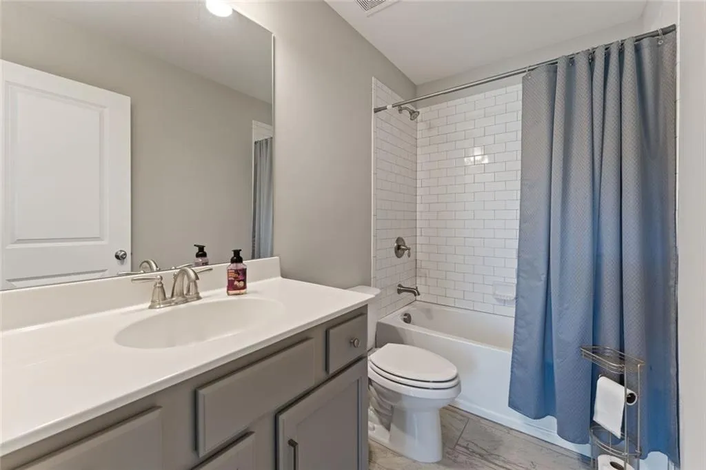 Marietta, Georgia 30060, United States, 4 Bedrooms Bedrooms, ,4 BathroomsBathrooms,Residential,Active,125707