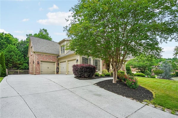 2919 HIDDEN FALLS DR, BUFORD, GA 30519 - Image 407d34f16e9dca552b4af6a5f5ffb370/1508803263
