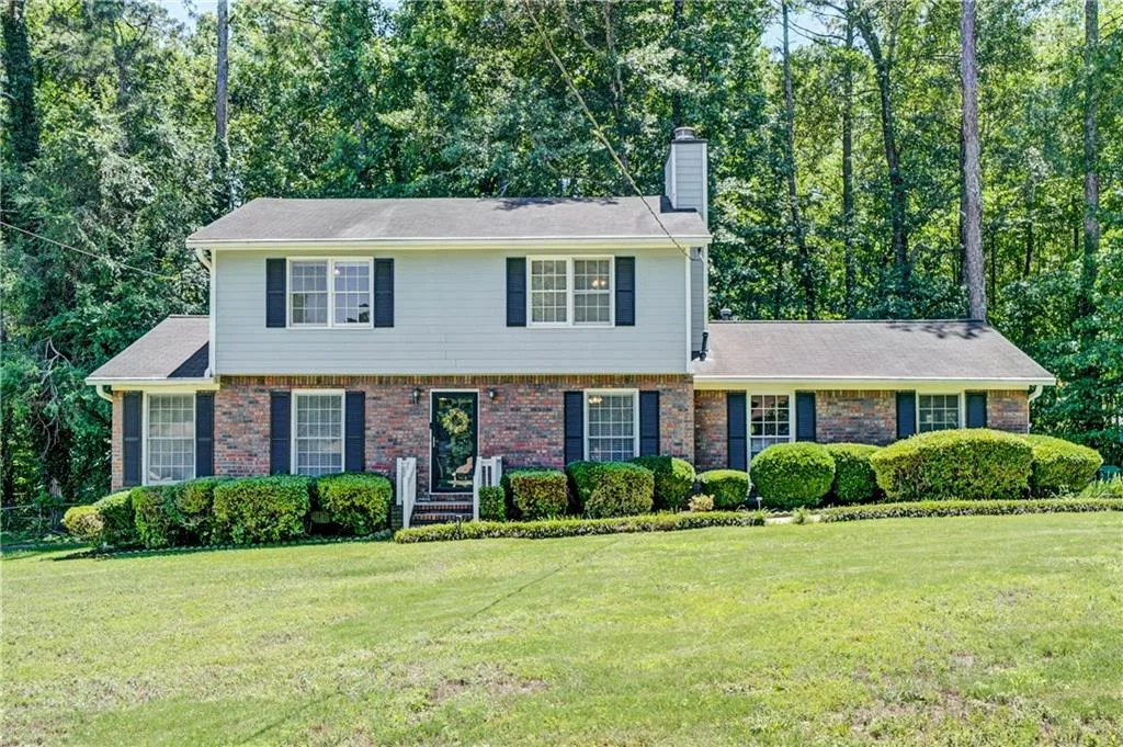 5201 Beechwood Forest Drive