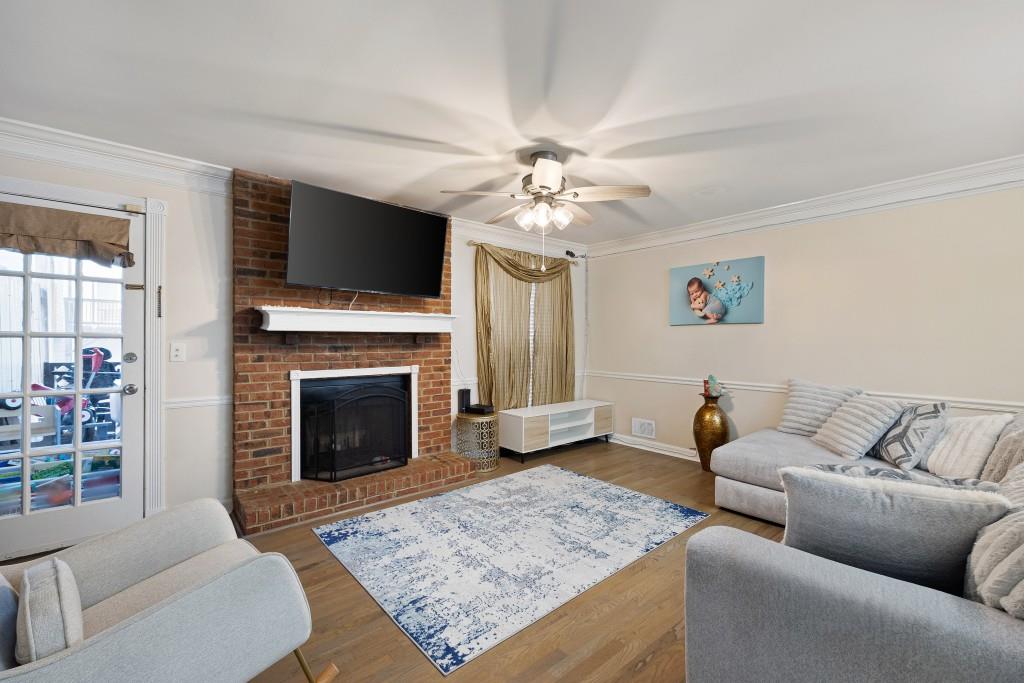 1044 Oaks Parkway