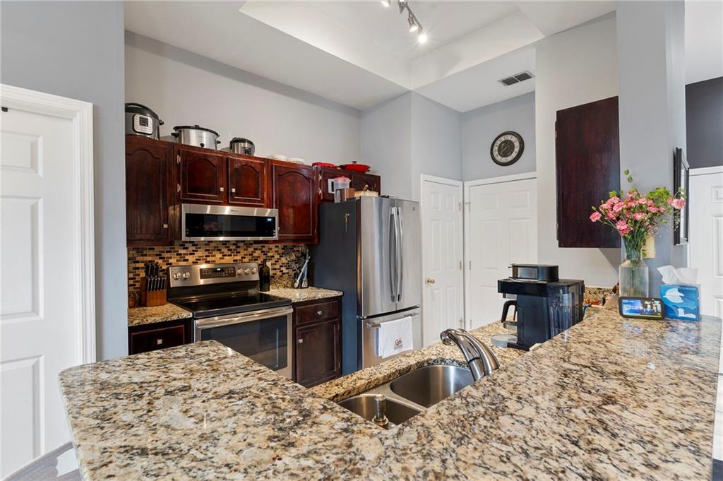 2700 Pine Tree Road NE 2314