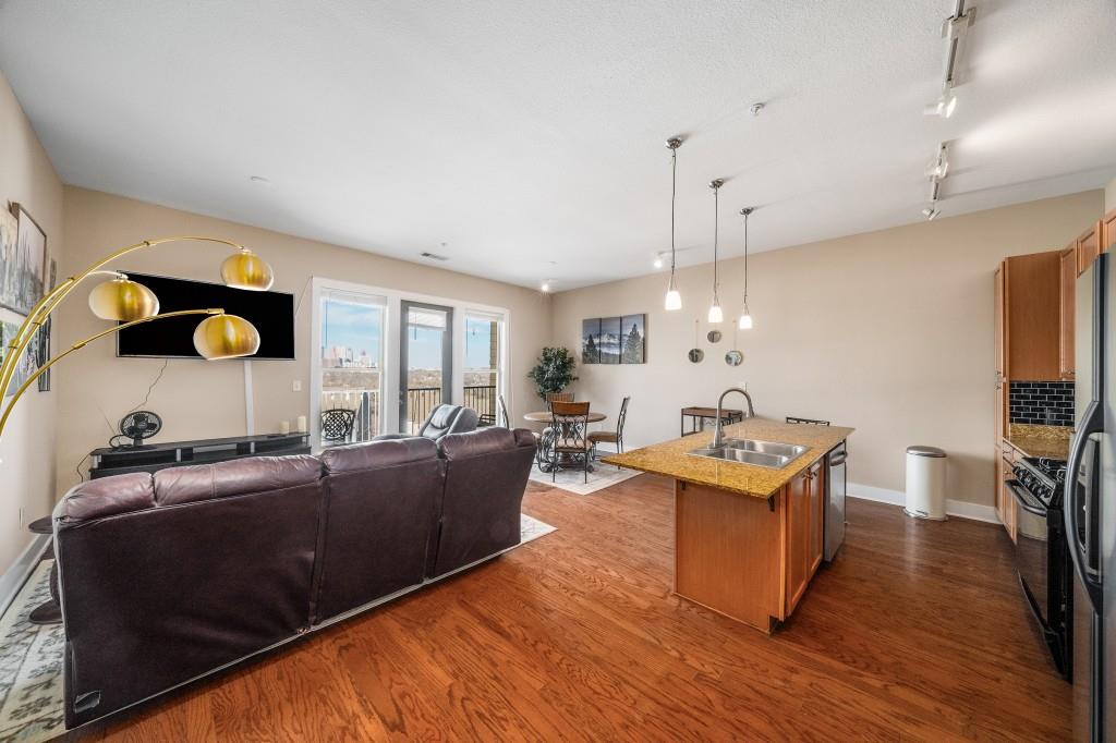 1195 Milton Terrace 1304