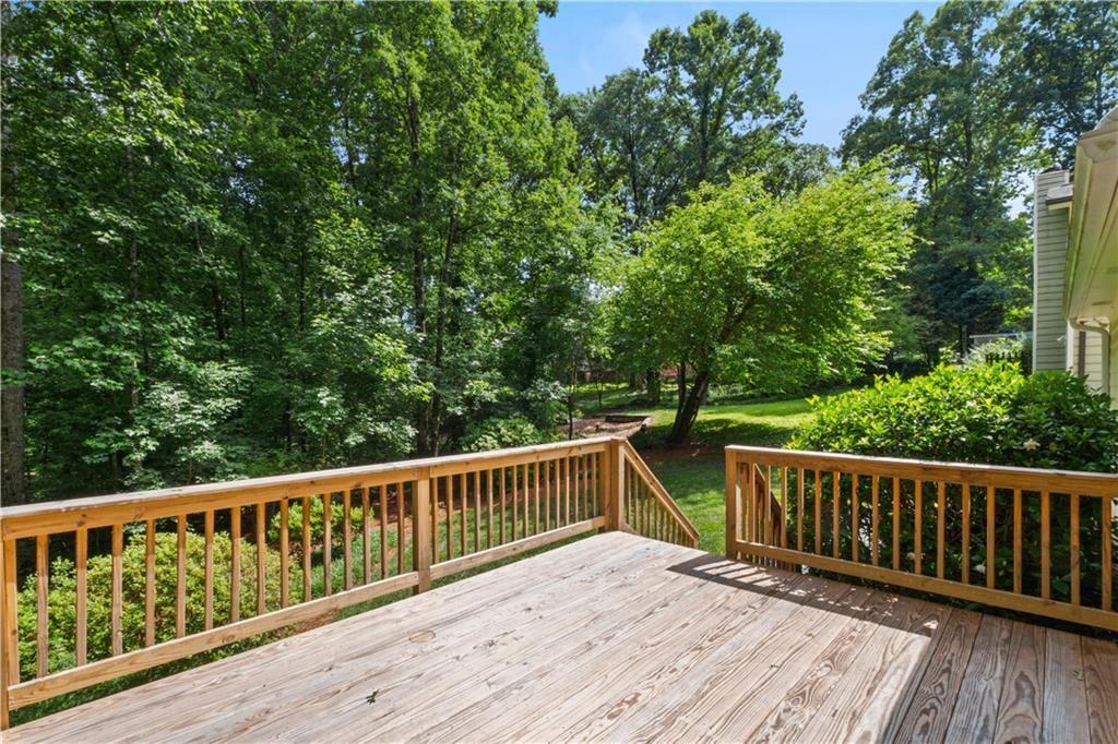 3802 SW Knights Bridge Road, Lilburn, Georgia image 34