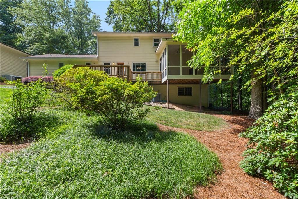 3802 SW Knights Bridge Road, Lilburn, Georgia image 35