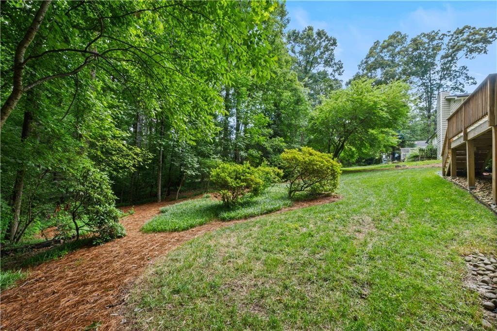 3802 SW Knights Bridge Road, Lilburn, Georgia image 37