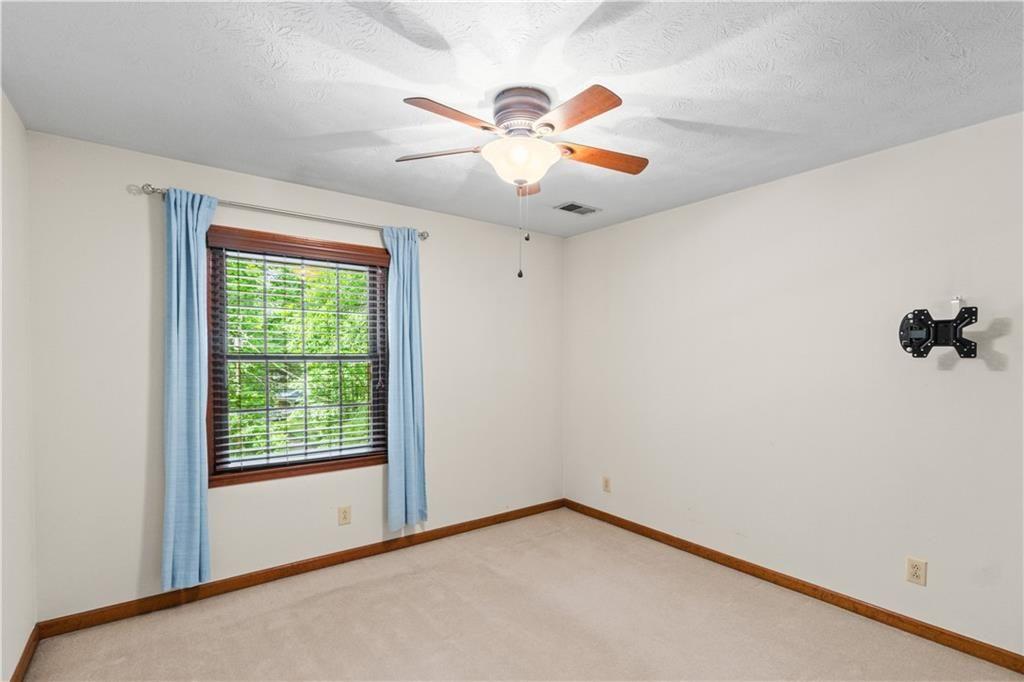 3802 SW Knights Bridge Road, Lilburn, Georgia image 26