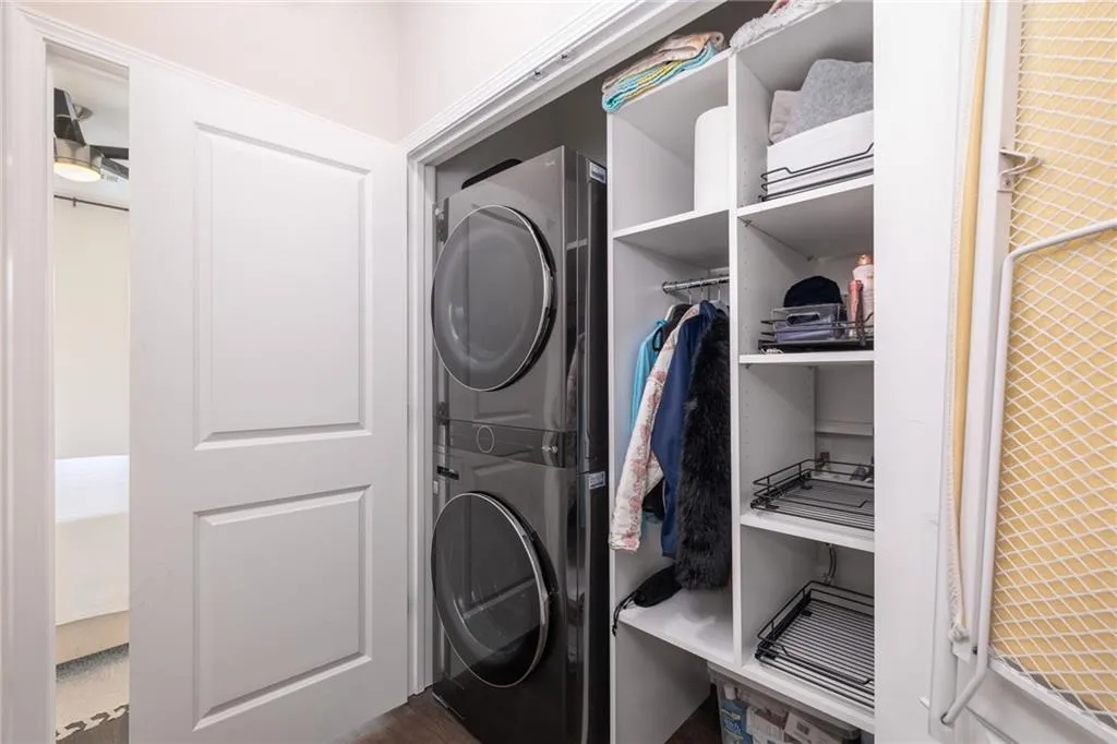 Atlanta, Georgia 30306, United States, 1 Bedroom Bedrooms, ,1 BathroomBathrooms,Residential,Pending,12882