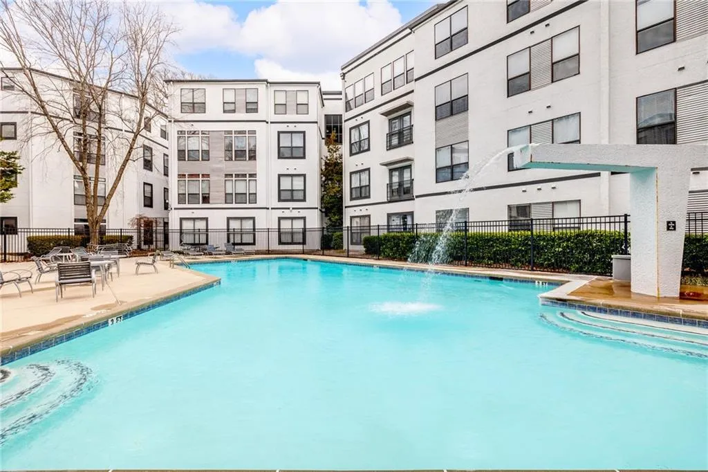 Atlanta, Georgia 30306, United States, 1 Bedroom Bedrooms, ,1 BathroomBathrooms,Residential,Pending,12882