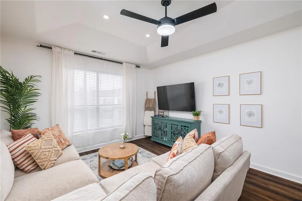 Atlanta, Georgia 30306, United States, 1 Bedroom Bedrooms, ,1 BathroomBathrooms,Residential,Pending,12882