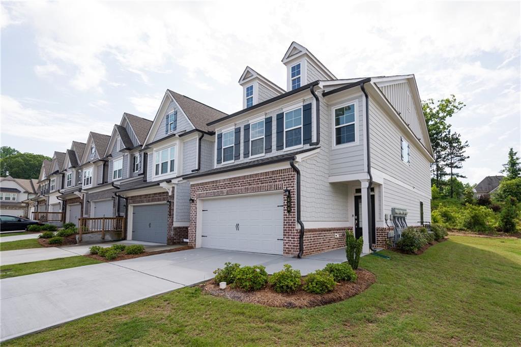 668 Isom Walk, Suwanee, Georgia image 1