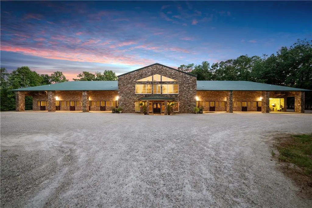 Milton, Georgia 30004, United States, 4 Bedrooms Bedrooms, ,4 BathroomsBathrooms,Residential,Contingent,51429