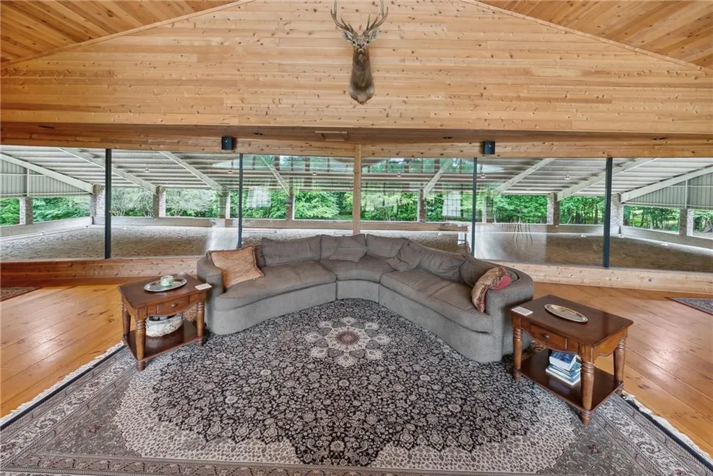 Milton, Georgia 30004, United States, 4 Bedrooms Bedrooms, ,4 BathroomsBathrooms,Residential,Contingent,51429