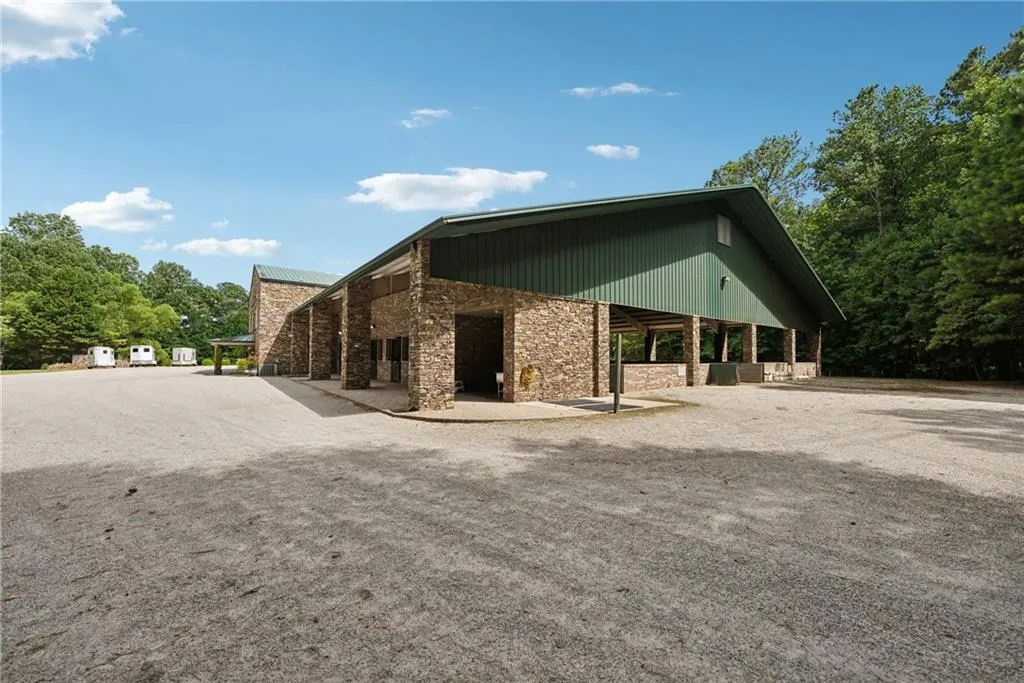 Milton, Georgia 30004, United States, 4 Bedrooms Bedrooms, ,4 BathroomsBathrooms,Residential,Contingent,51429