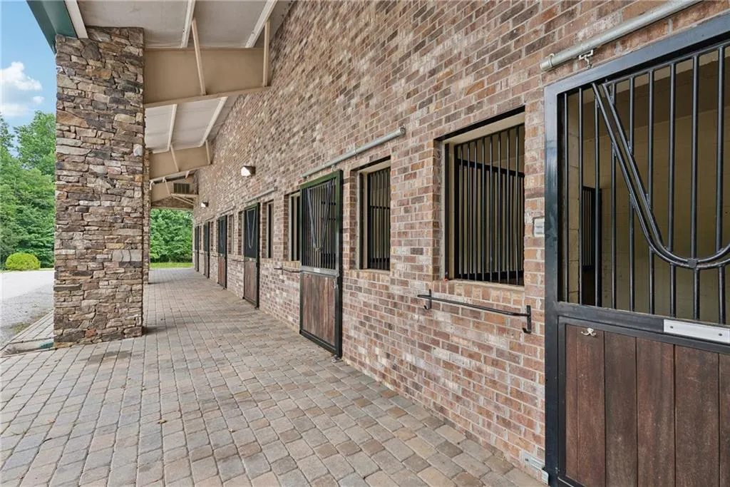 Milton, Georgia 30004, United States, 4 Bedrooms Bedrooms, ,4 BathroomsBathrooms,Residential,Contingent,51429