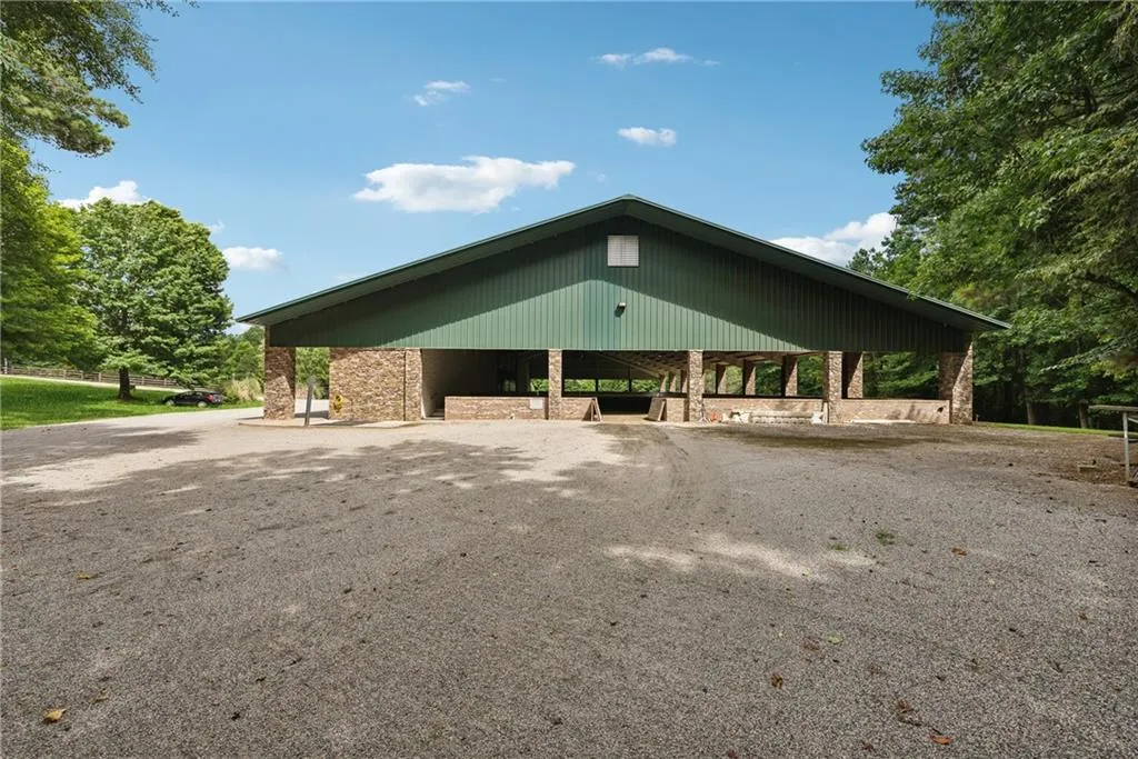 Milton, Georgia 30004, United States, 4 Bedrooms Bedrooms, ,4 BathroomsBathrooms,Residential,Contingent,51429