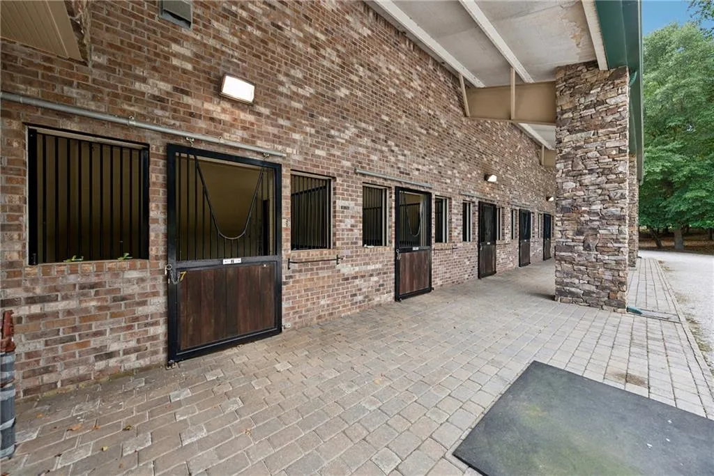 Milton, Georgia 30004, United States, 4 Bedrooms Bedrooms, ,4 BathroomsBathrooms,Residential,Contingent,51429