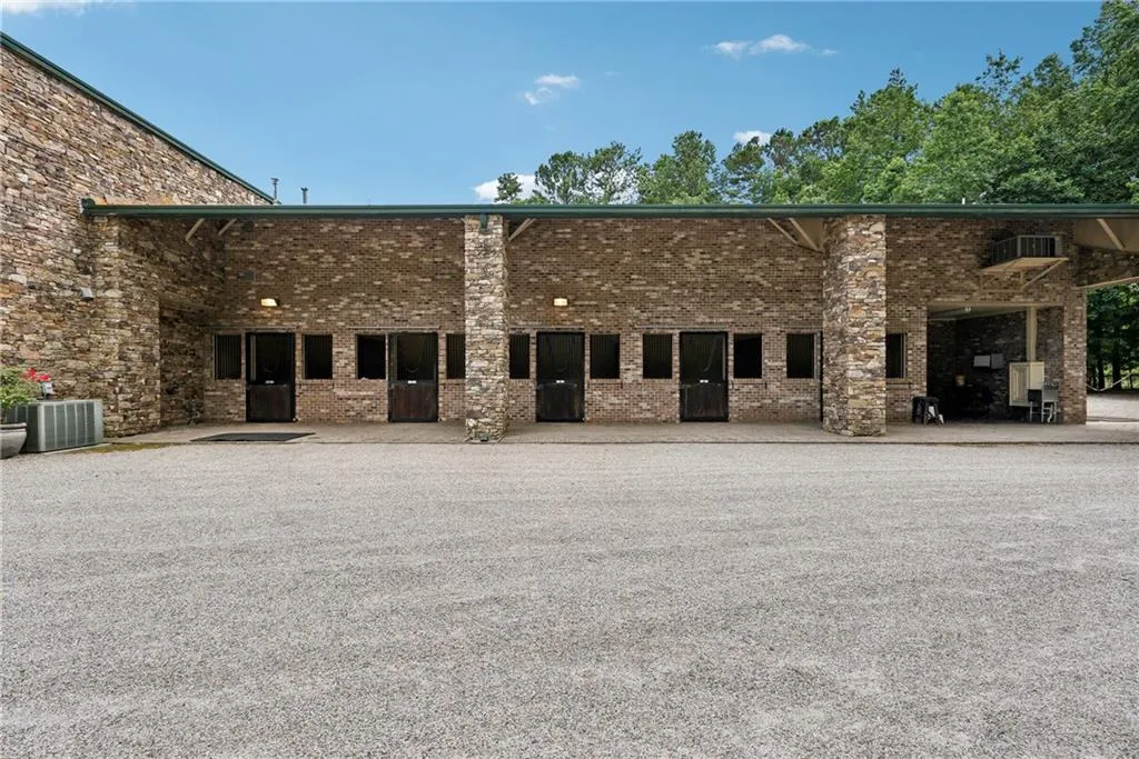 Milton, Georgia 30004, United States, 4 Bedrooms Bedrooms, ,4 BathroomsBathrooms,Residential,Contingent,51429