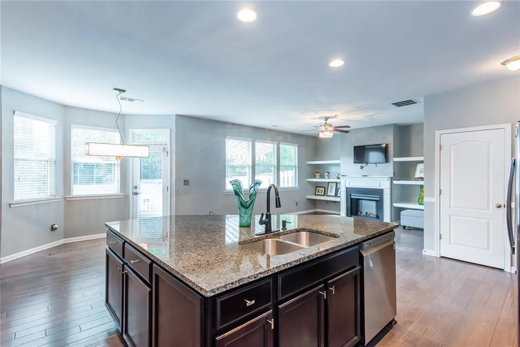 Snellville, Georgia 30078, United States, 3 Bedrooms Bedrooms, ,3 BathroomsBathrooms,Residential,Active,231225