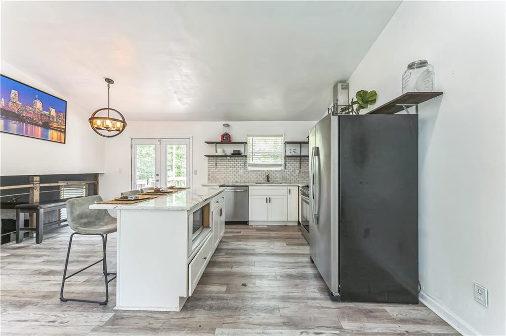 120 Cainwood Court W