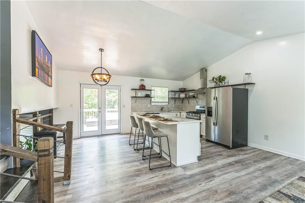 120 Cainwood Court W