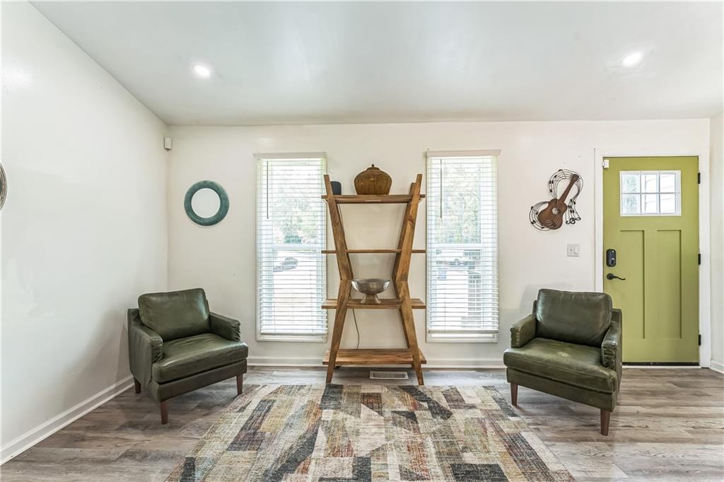 120 Cainwood Court W