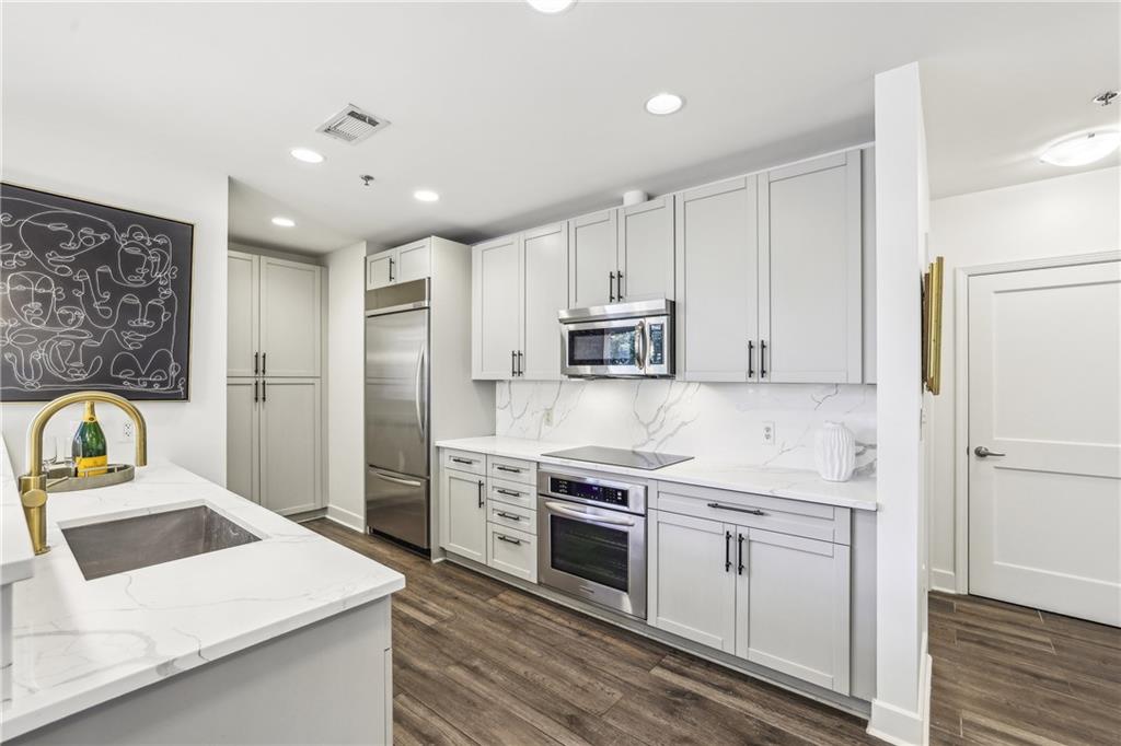 2795 Peachtree Road NE 302