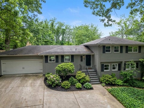 Homes For Sale - 2363 Oakridge Court<br/> Decatur, GA 30082
