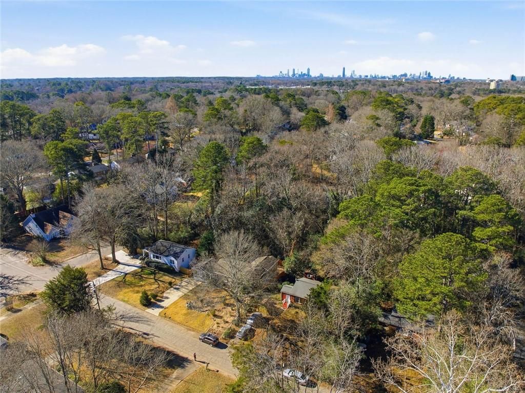 Photo of 658 Sunstede Drive, Decatur, GA 30033 (MLS # 7704344)