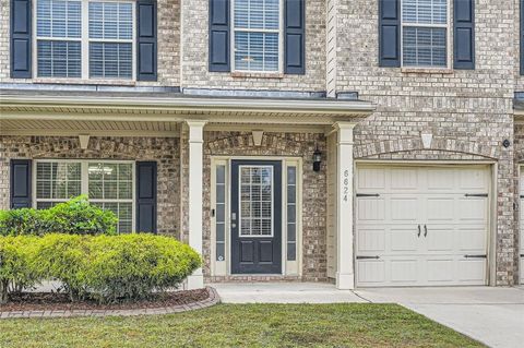 A home in Fairburn