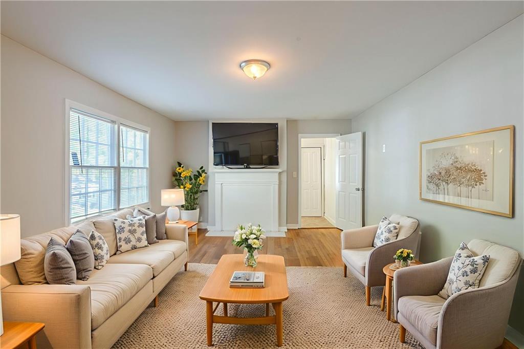 1328 Lockhaven Circle SW