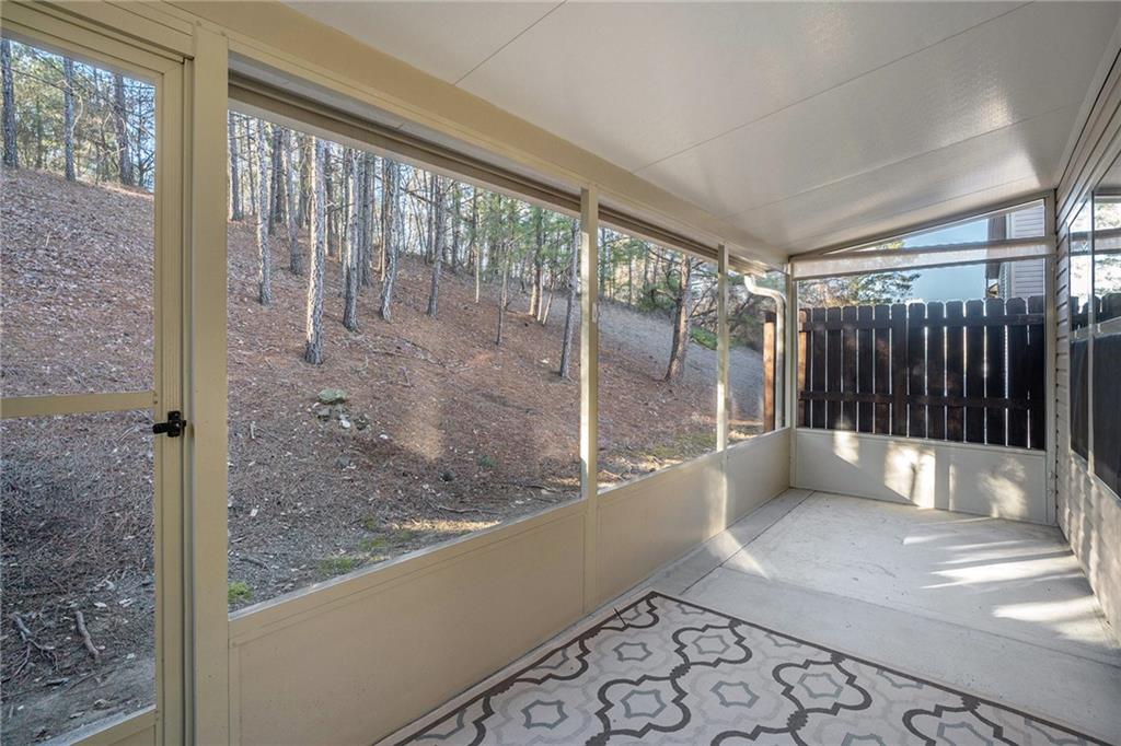 556 Oakside Place, Acworth, Georgia image 28