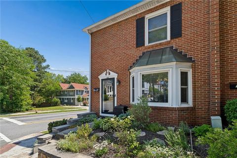 Photo of 544 Commerce Drive, Decatur, GA 30030 (MLS # 7767057)