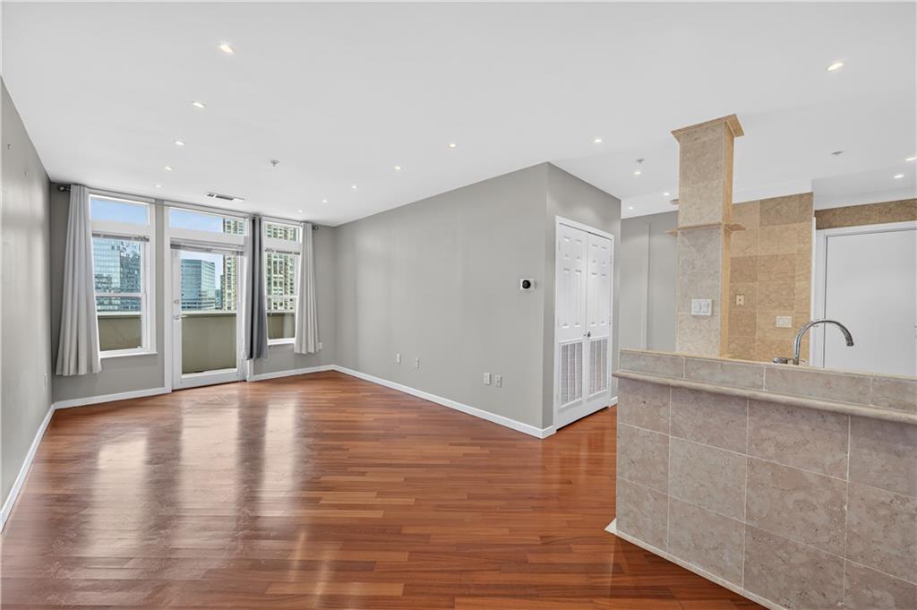 3334 Peachtree Road NE 1410