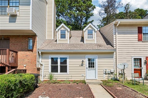 Townhouse For Sale - 6060 Sand Wedge Circle<br/> Kennesaw, GA 30144