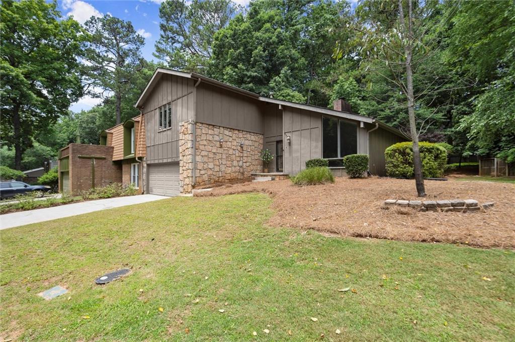 225 Lakeview Ridge W