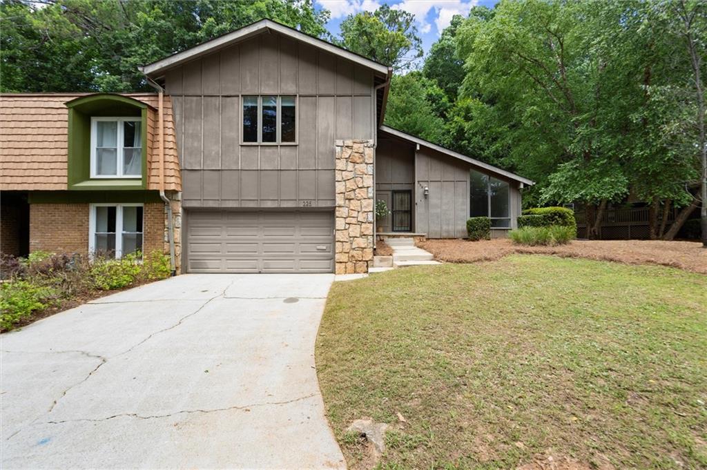 225 Lakeview Ridge W