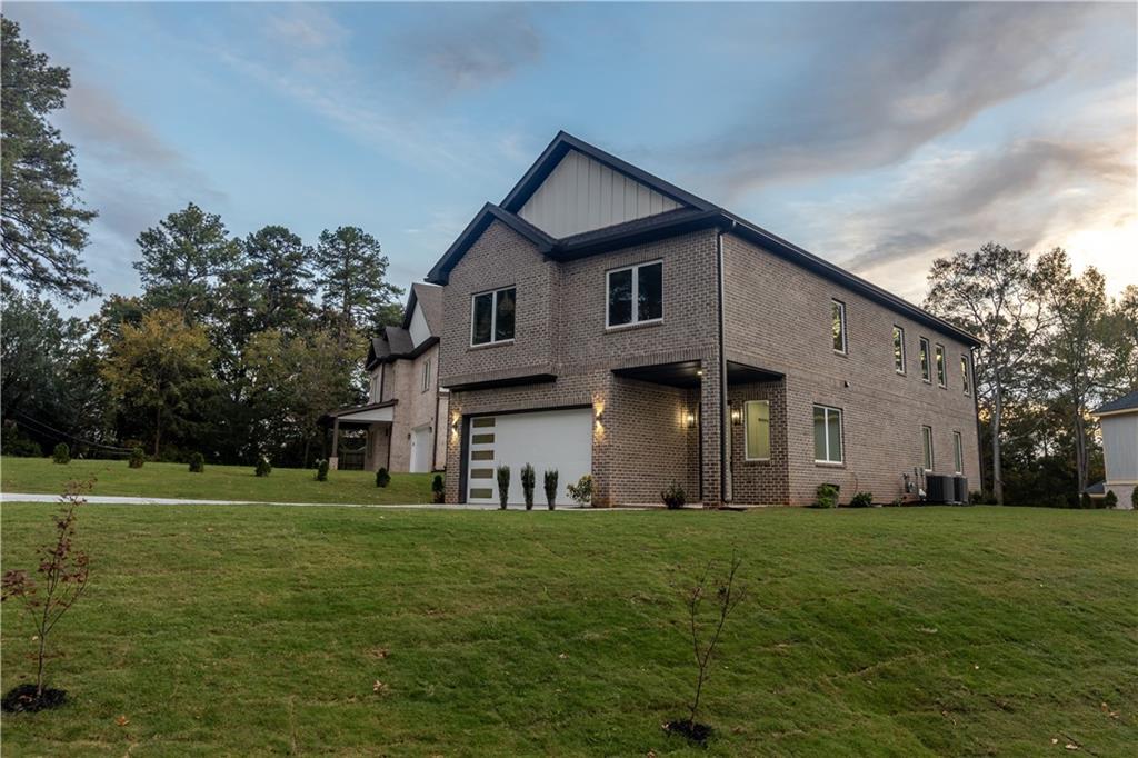 270 Honeysuckle Avenue