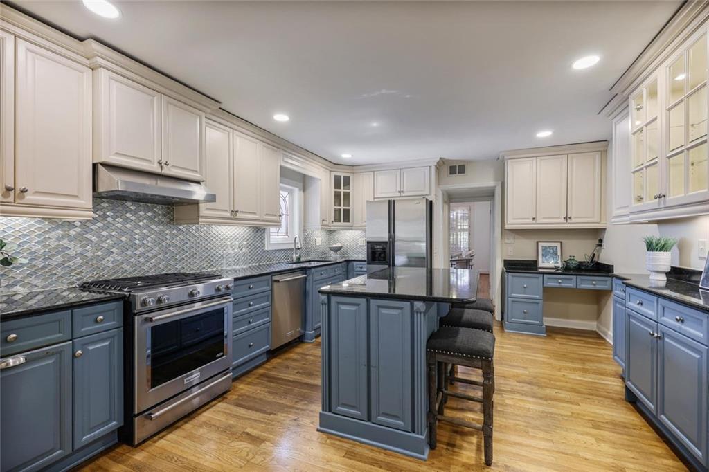 2218 Peachtree Road NW