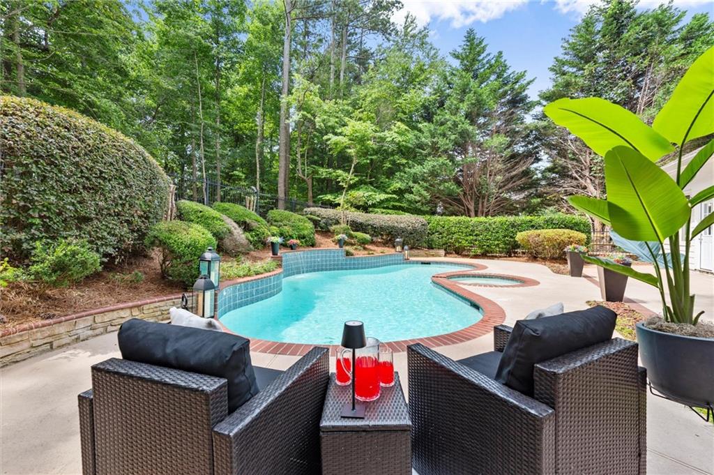 1065 Beacon Hill Crossing