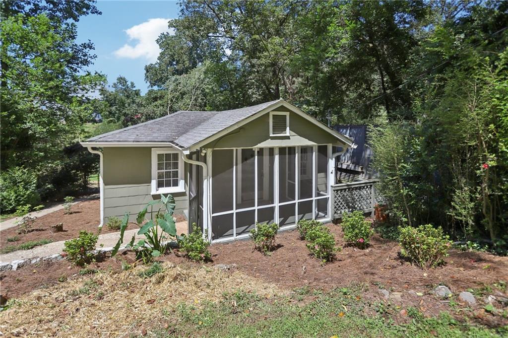 1137 Woodland Avenue SE