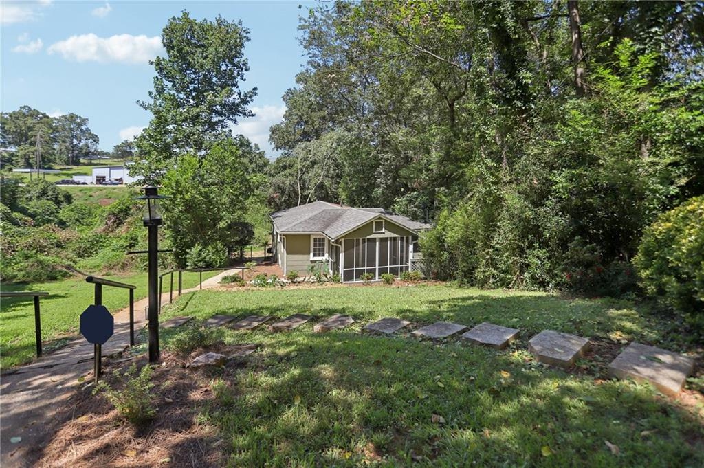 1137 Woodland Avenue SE