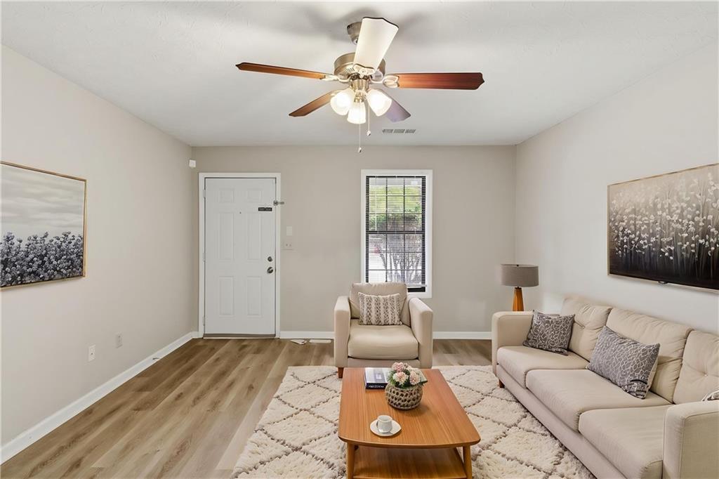 318 Freeport 318 & 320