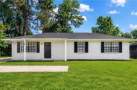 Homes For Sale - 1832 Mcdonough Road<br/> Hampton, GA 30228