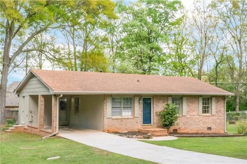 Homes For Sale - 15 Wynn Drive<br/> Henry County, Hampton, GA 30228